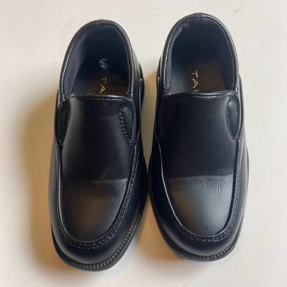 Black Leather babys/ toddlers Loafers size 5